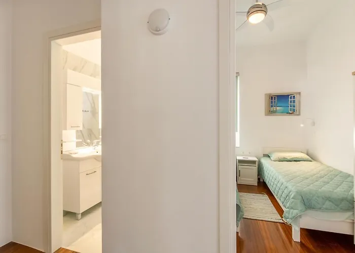 Big Blue بوسي لِفاذي